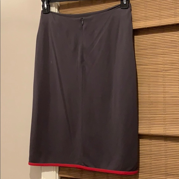Slinky Versace Versus Skirt Grey with Red Hem - Picture 4 of 7